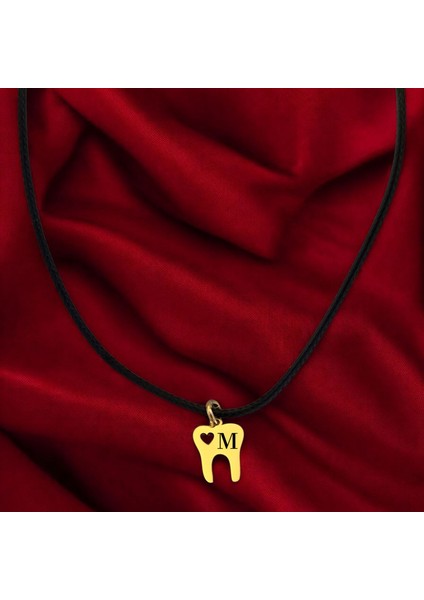 14 Ayar Altın Plakalı M Harfine Özel Siyah Bağlıklı Diş ve Kalp Figürlü Hediyelik KOLYE-629HARF fiyatları