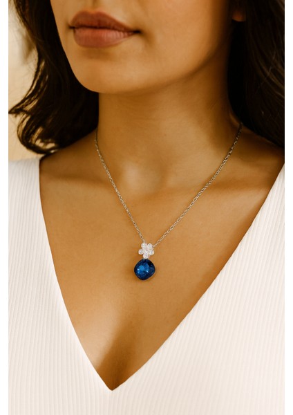 Kadın Gümüş Renkli Zincirli Kolye - Mavi Taşlı Çiçek Motifli Zarif Tasarım fırsatları