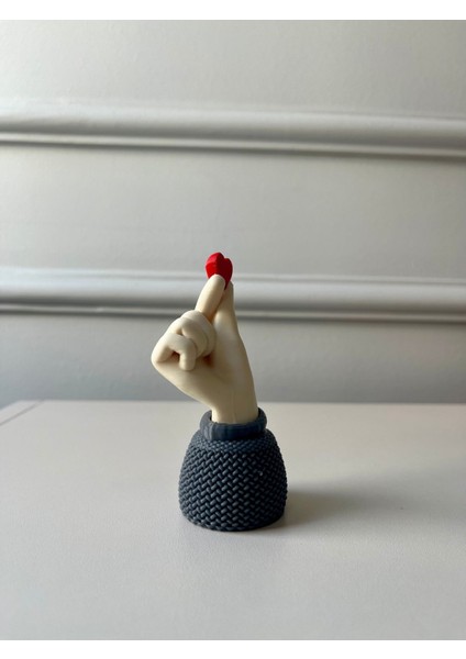 Korean Heart Biblo, Kalp Tutan El Sevimli Hediyelik, 9 cm fiyatları