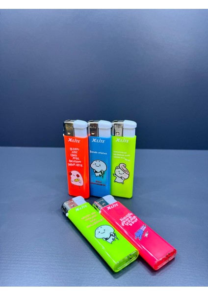Karikatür Temalı 5 Farklı Renk ve Yazılı Doldurulabilir Gazlı 5 Adet Çakmak - Koleksiyon modelleri