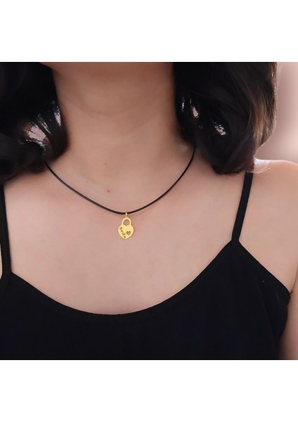 Altın Plakalı 14 Ayar Seda Ismine Özel Siyah Bağlıklı Kalp Motifli Hediyelik KOLYE-632ISIM