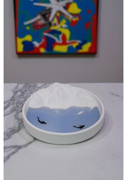 Dağ Figürü ve Balık Detaylı, Mavi Epoksi Dolgulu Takı Organizer Tabağı, Sunumluk, Mumluk, %100 Taş Tozu (18X18CM) fiyatları