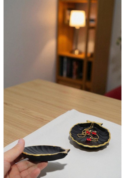 Siyah Gold Çizgi Detaylı 2'li Dekoratif Istiridye Takı Tabağı, Aksesuarlık, Mumluk %100 Taş Tozu 10X10CM (Vernikli) fiyatları