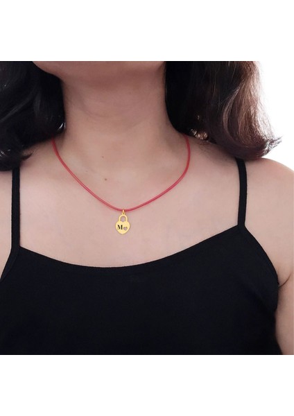 14 Ayar Altın Plakalı M Harfine Özel Kırmızı Bağlıklı Kalp Figürlü Hediyelik KOLYE-633HARF