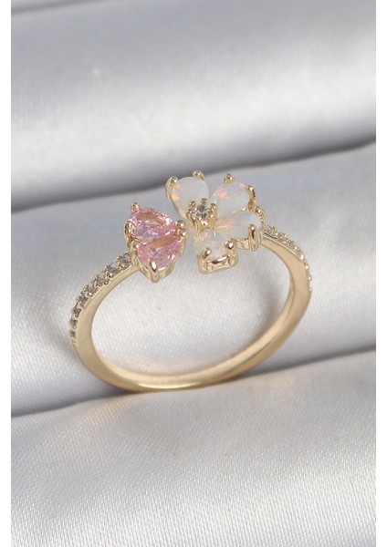 Pirinç Gold Renk Beyaz Mineli Pembe Zirkon Taşlı Çiçek Model Kadın Yüzük