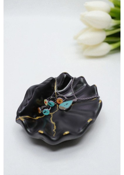 Siyah Gold Çizgi Detaylı Dekoratif Büyük Istiridye Takı Tabağı, Aksesuarlık, Organizer, Mumluk, %100 Taş Tozu 16X16CM (Vernikli)