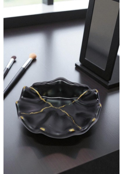 Siyah Gold Çizgi Detaylı Dekoratif Büyük Istiridye Takı Tabağı, Aksesuarlık, Organizer, Mumluk, %100 Taş Tozu 16X16CM (Vernikli) fırsatları