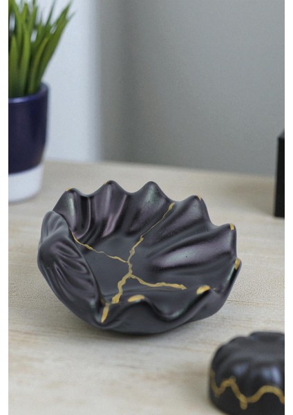 Siyah Gold Çizgi Detaylı Dekoratif Büyük Istiridye Takı Tabağı, Aksesuarlık, Organizer, Mumluk, %100 Taş Tozu 16X16CM (Vernikli) indirimleri