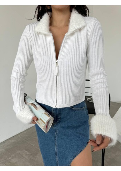 Yaka ve Kol Peluş Detaylı Fermuarlı Örme Triko Premium Hırka indirimleri