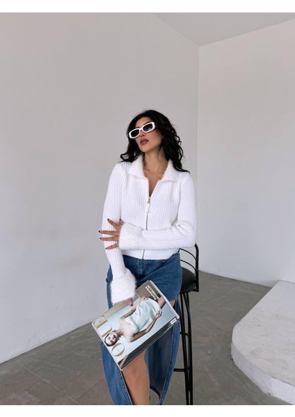 Yaka ve Kol Peluş Detaylı Fermuarlı Örme Triko Premium Hırka