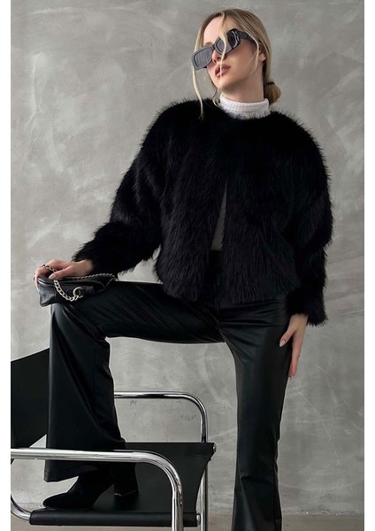 Astarlı ve Kancalı Şık Kürk Mont