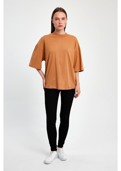 Kadın Yarım Balıkçı Yaka Kısa Kol T-Shirt