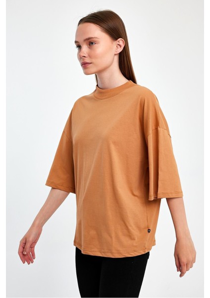 Kadın Yarım Balıkçı Yaka Kısa Kol T-Shirt modelleri