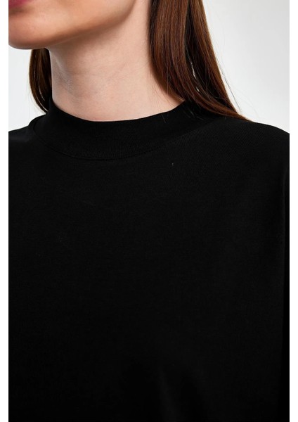 Kadın Yarım Balıkçı Yaka Kısa Kol T-Shirt modelleri