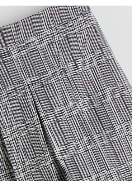 Lcw Beli Lastikli Ekose Kız Çocuk Şort Etek (W5) fiyatları