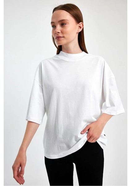 Kadın Yarım Balıkçı Yaka Kısa Kol T-Shirt modelleri