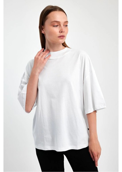 Kadın Yarım Balıkçı Yaka Kısa Kol T-Shirt fırsatları