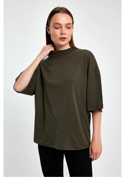 Kadın Yarım Balıkçı Yaka Kısa Kol T-Shirt fırsatları