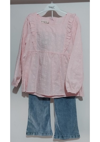 Pembe Gömlekli Kot Pantolonlu Takım fiyatları
