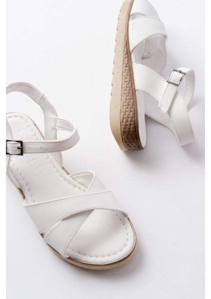 Bayan Sandalet 692-564 Beyaz Ortopedik Taban Çapraz Tokalı Kadın Sandalet modelleri
