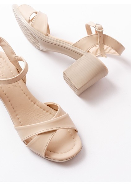 Bayan Sandalet K-11 Bej Günlük Çapraz Topuklu Kadın Sandalet fırsatları