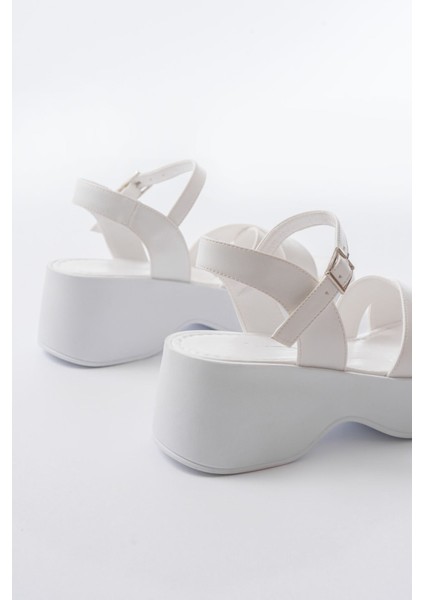 Bayan Sandalet 24414-1005 Beyaz Günlük Çapraz Dolgu Topuk Kadın Sandalet indirimleri