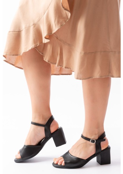 Bayan Sandalet K-13 Siyah Günlük Topuklu Kadın Sandalet