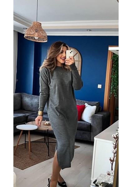 Runiquehome Kadın Uzun Kollu Bisiklet Yaka Yırtmaç Detay Triko Midi Boy Elbise