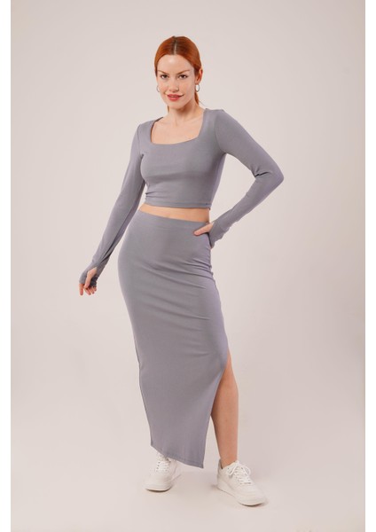 Runiquehome Kare Yaka Bluz ve Yırtmaç Detaylı Etek Ikili Gri Takım