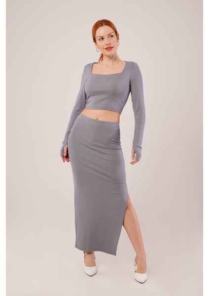 Runiquehome Kare Yaka Bluz ve Yırtmaç Detaylı Etek Ikili Gri Takım fiyatları