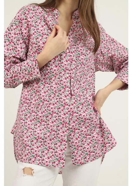 Runiquehome Kırmızı V Yakalı ve Desenli Gömlek