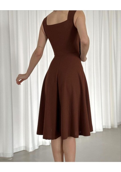 Runiquehome Kadın Krep Kumaş Askılı Kalp Yaka Düğme Detay Midi Boy Elbise