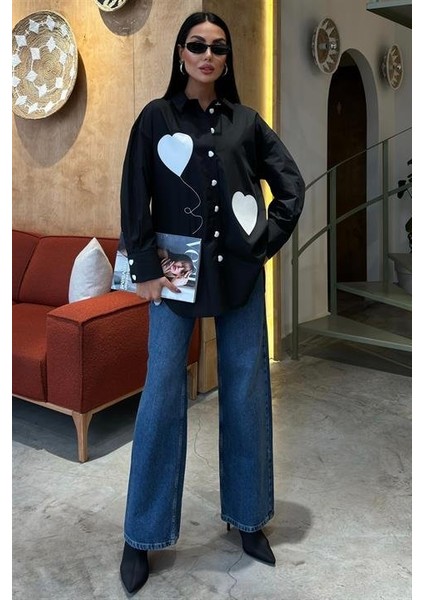 Runiquehome Kalp Nakışlı ve Düğme Detaylı Oversize Gömlek 3430