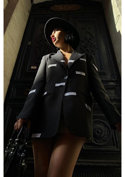 Runiquehome Siyah Etiket Detaylı Ceket fiyatları