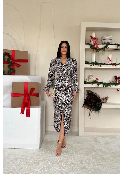 Runiquehome Leopar Önü Yırtmaçlı V Yaka Elbise