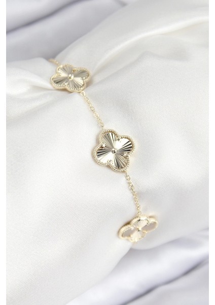 Vıp Pirinç Yonca Model Gold Renk Kadın Bileklik - TJ-BB7783