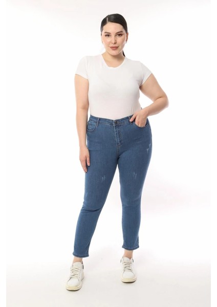 Kadın Battal Tırnaklı Taşlamalı Jeans