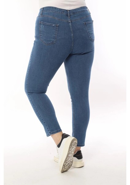 Kadın Battal Tırnaklı Taşlamalı Jeans modelleri