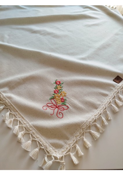 Yumuşak Organik Otantik Çift Taraflı Nakış Işlemeli 95X95 cm Saçaklı Keten Masa Örtüsü fiyatları