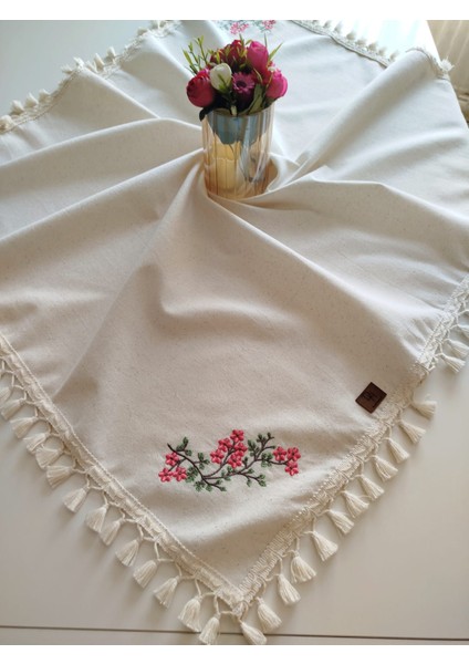 Yumuşak Organik Otantik Çift Taraflı Nakış Işlemeli 95X95 cm Saçaklı Keten Masa Örtüsü modelleri