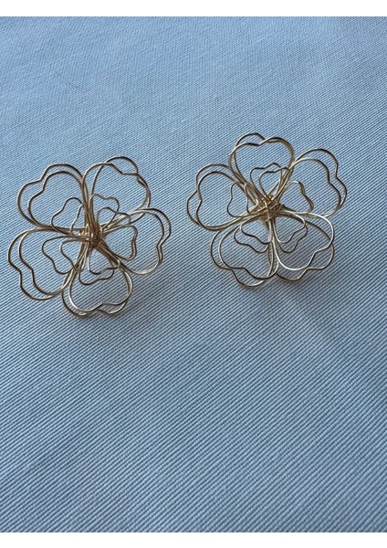 Üç Boyut Görünümlü Tel Çiçek Küpe modelleri