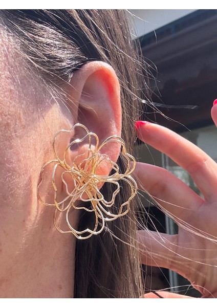 Üç Boyut Görünümlü Tel Çiçek Küpe fırsatları