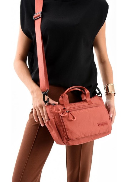 Kadın Postacı Çanta Paraşüt Kumaş Çapraz Askılı Elde Tutmalı Omuz Çantası 21*17 cm Su Itici Kumaş modelleri