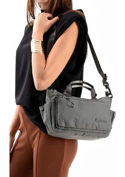 Kadın Postacı Çanta Paraşüt Kumaş Çapraz Askılı Elde Tutmalı Omuz Çantası 21*17 cm Su Itici Kumaş