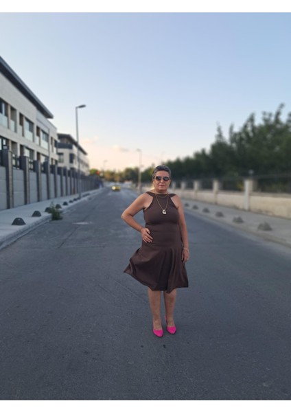 Harter Yaka Kloş Elbise
