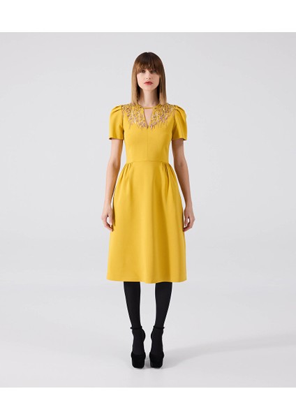 Işlemeli Cutout Elbise MW6240002050009