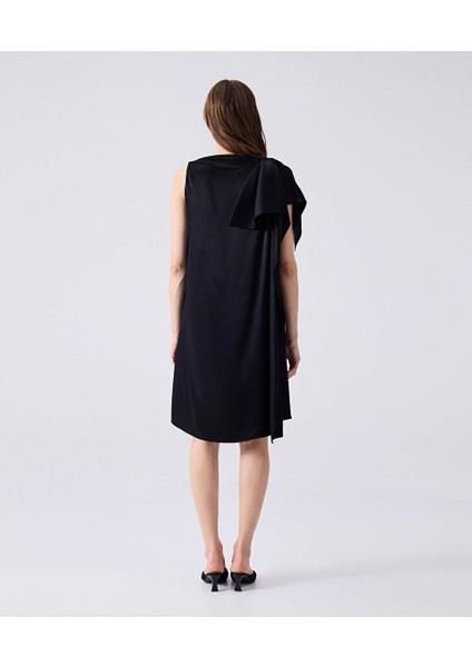 Asimetrik Fiyonklu Elbise MW6240002096001 fırsatları