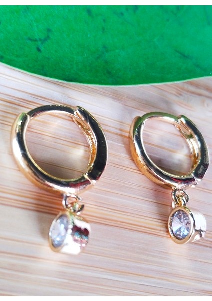 Gold Renk Lüks Gösterişli Figürlü Küpe