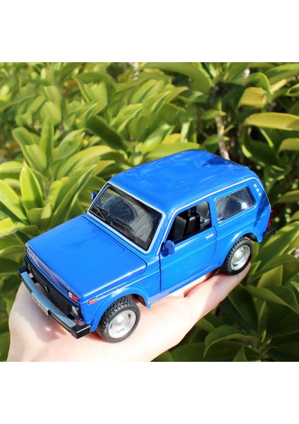 1:32 Lada Jeep Nostaljik Model Araç Alaşım Araba Pres Döküm Modeli Ses ve Işık Çocuk Oyuncakları Bilgisayar Masaüstü Süsler Çocuk Hediye (Yurt Dışından) fırsatları