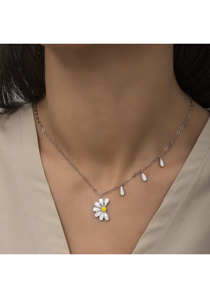 Rodyum Papatya Seviyor Sevmiyor 925 Gümüş Ayar Kadın Kolye